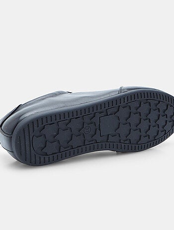 Baskets bata red label