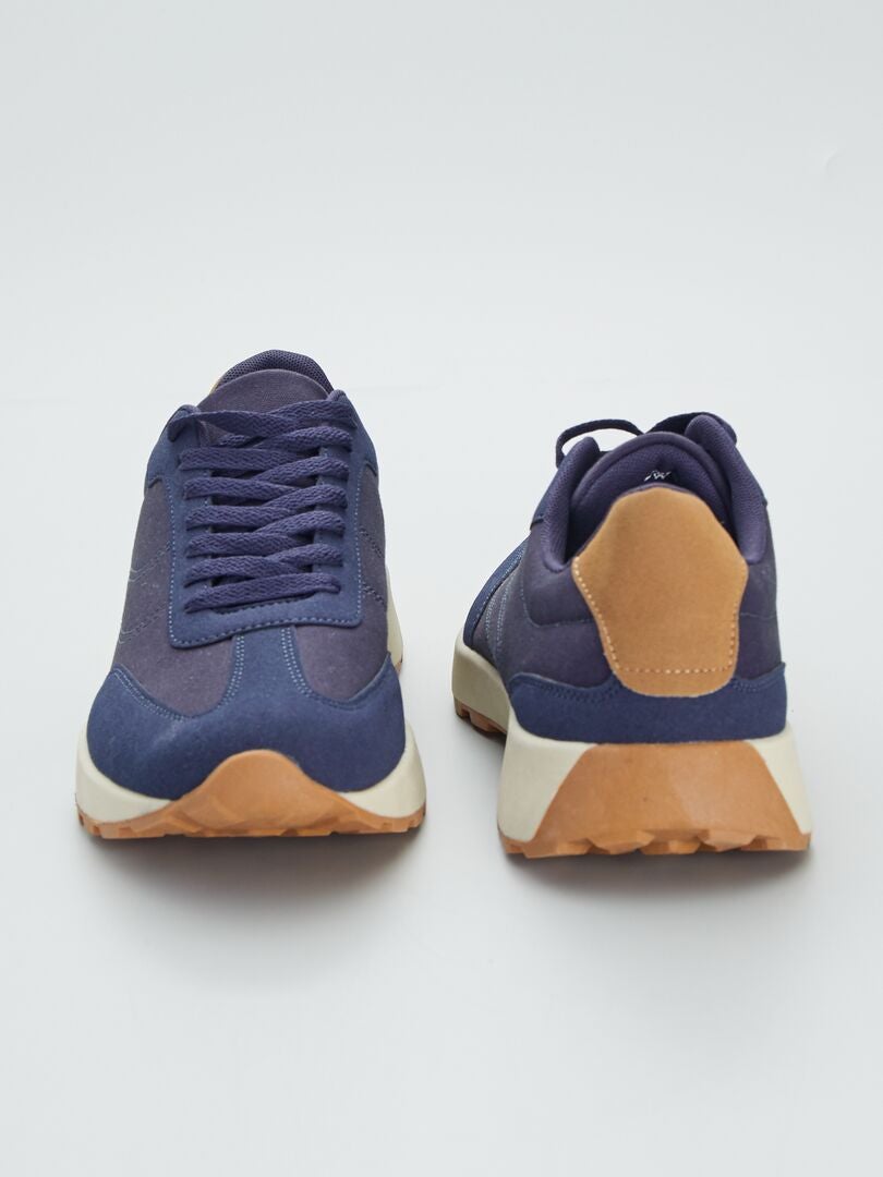 lacet bleu marine