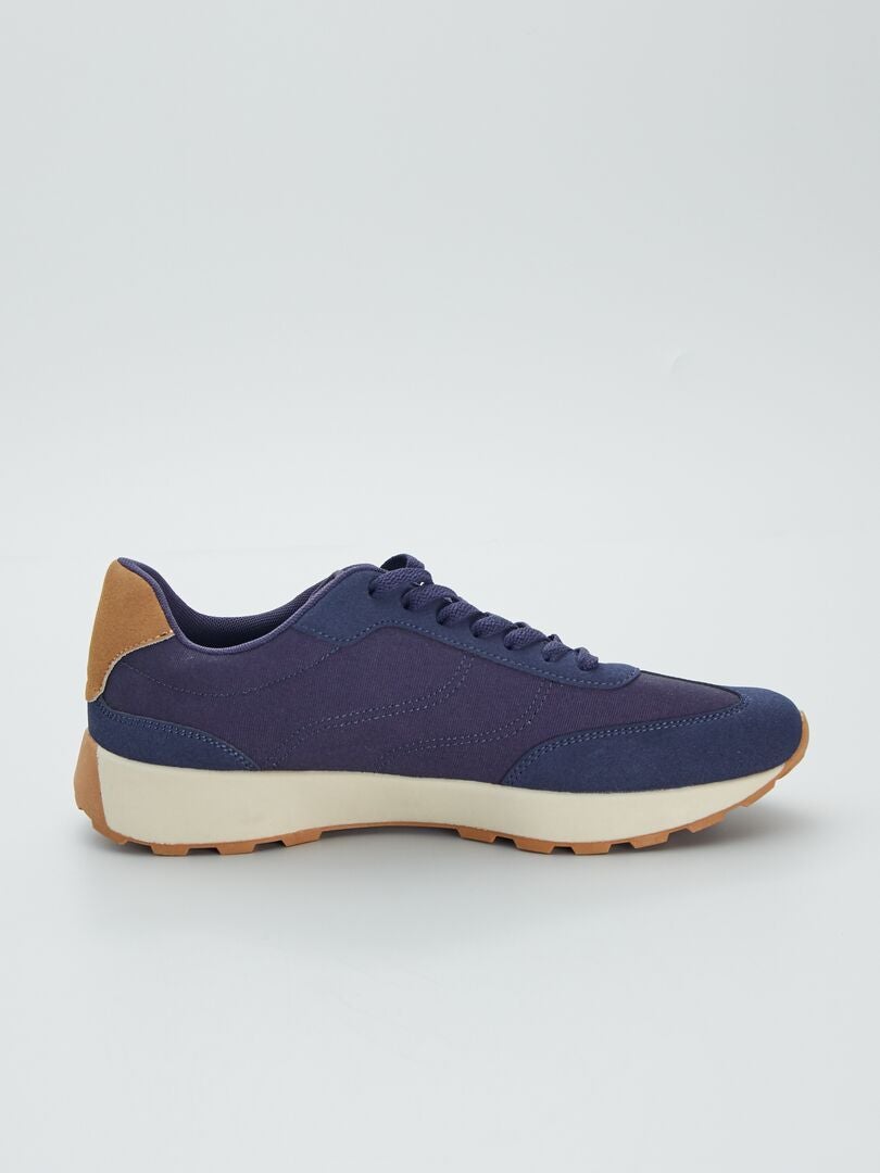 lacet bleu marine