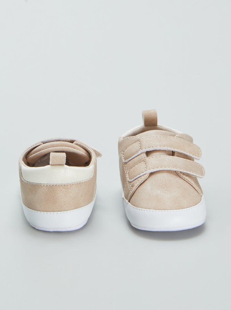 Baskets bicolores à scratchs Beige - Kiabi