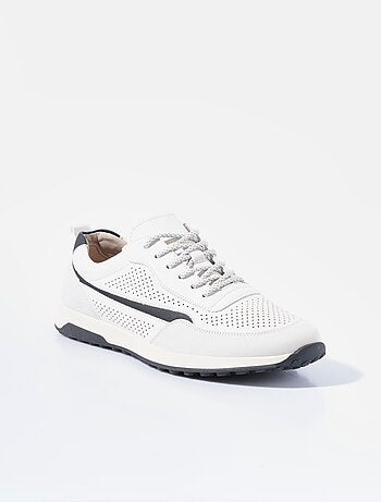 Baskets bimatière en simili cuir perforé