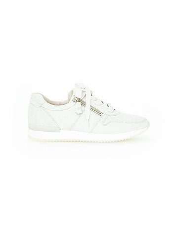 Baskets bleu ciel en cuir