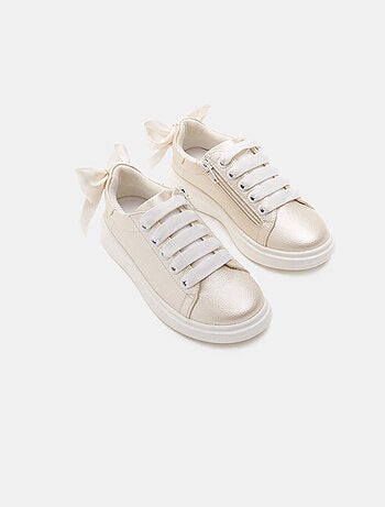 Baskets confortables avec nœud