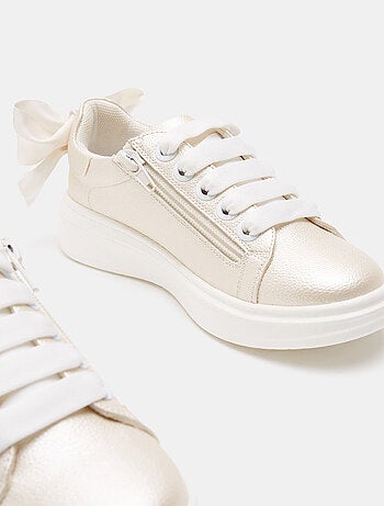 Baskets confortables avec nœud