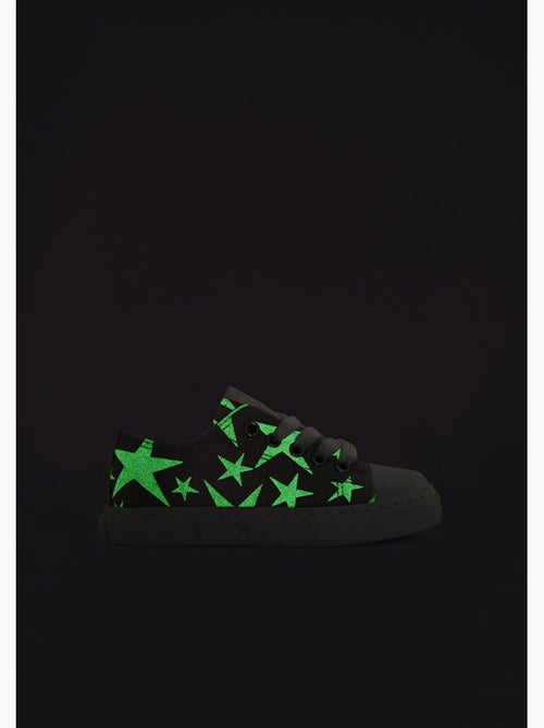 Baskets conguitos estampado estrellas brillo - Kiabi Baskets conguitos estampado estrellas brillo - Kiabi