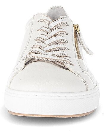 Baskets crème en cuir