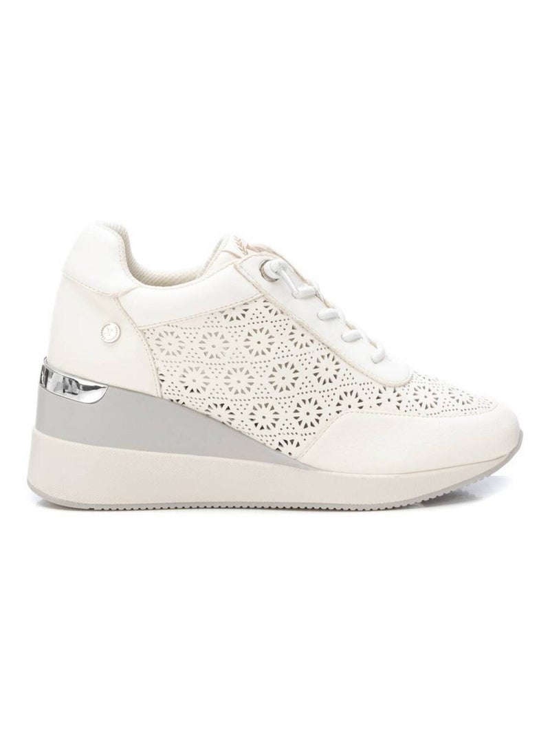 Baskets de ville à lacets avec semelle compensée Blanc - Kiabi
