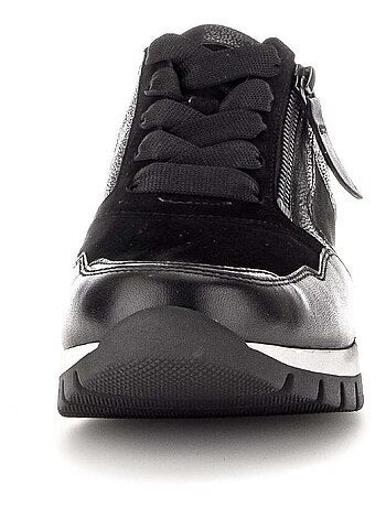 Baskets en combinaison cuirs