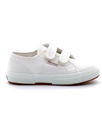 Baskets en coton. Superga