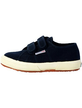 Baskets en coton. Superga