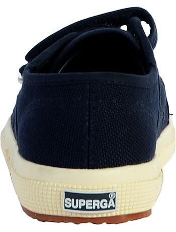 Baskets en coton. Superga