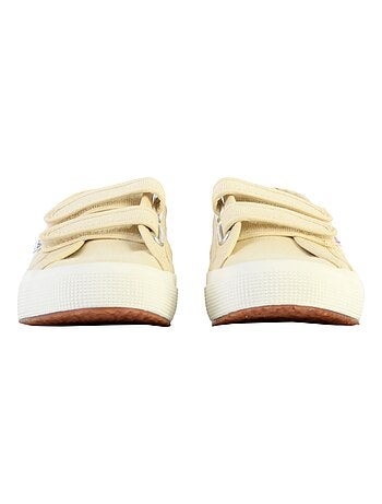 Baskets en coton. Superga