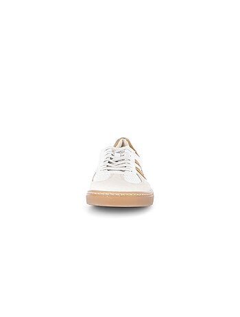 Baskets en cuir