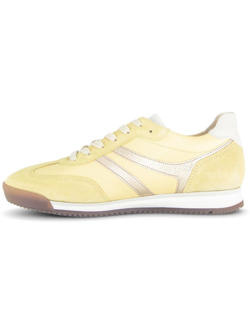 Baskets  en cuir et nubuck Jaune - Kiabi
