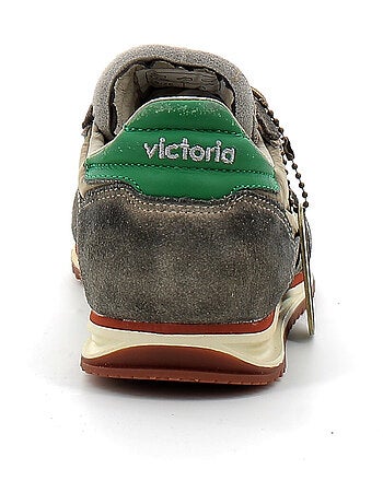 Baskets en Cuir et Suede Victoria.
