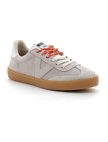 Baskets en Cuir et Suede Victoria.