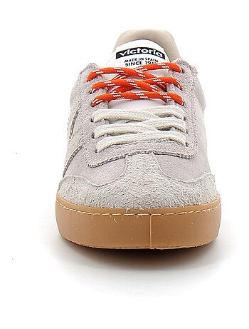 Baskets en Cuir et Suede Victoria.