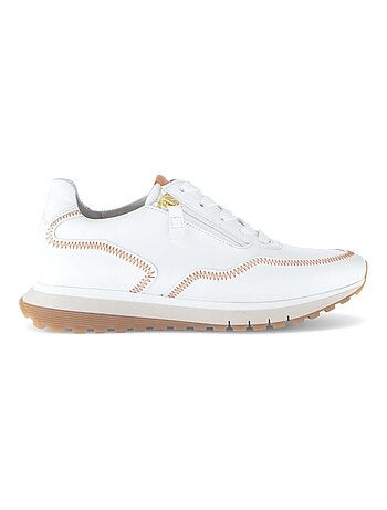 Baskets en cuir lisse
