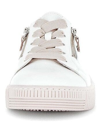 Baskets en cuir lisse