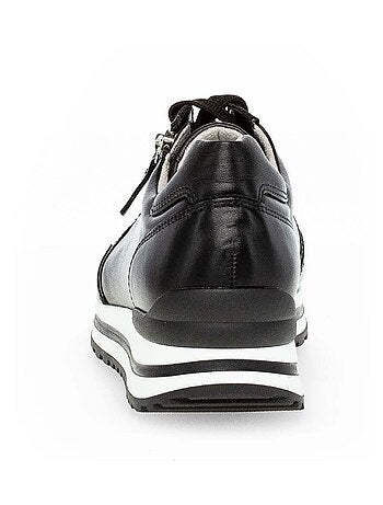 Baskets en cuir lisse