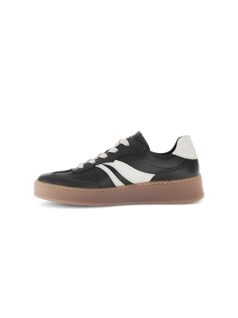 Baskets  en cuir lisse Noir - Kiabi