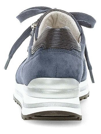 Baskets en cuir velours