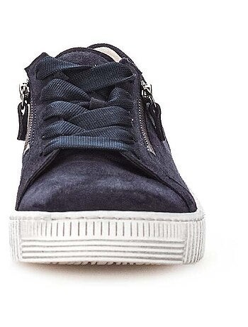 Baskets en cuir velours