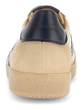 Baskets en cuir velours