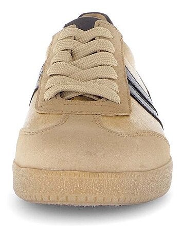 Baskets en cuir velours