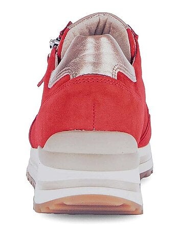 Baskets en cuir velours