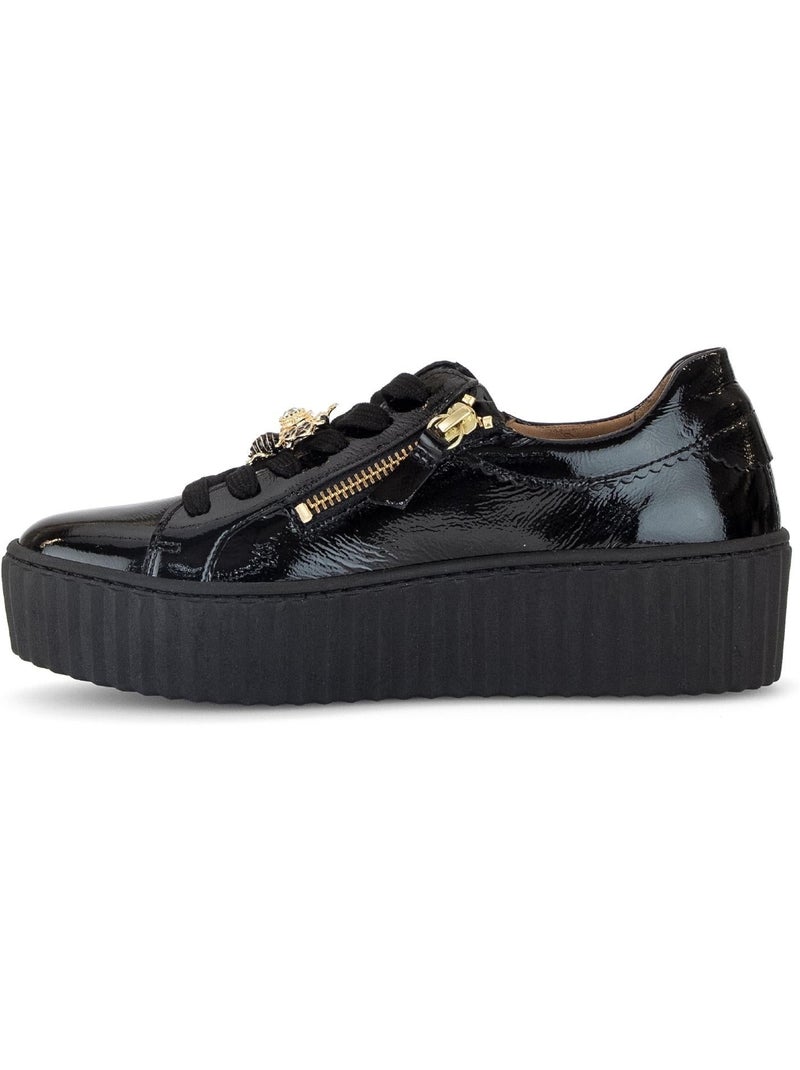 Baskets  en cuir vernis avec un bijou fantaisie abeille Noir - Kiabi