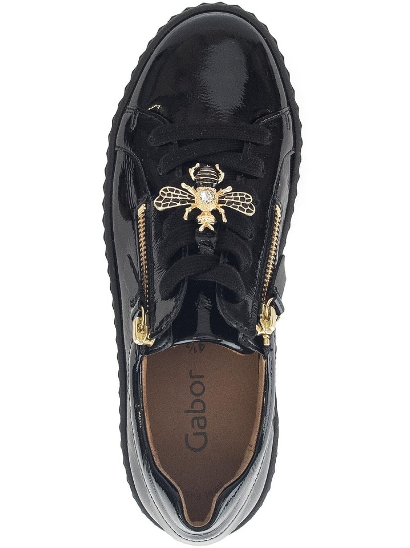 Baskets  en cuir vernis avec un bijou fantaisie abeille Noir - Kiabi