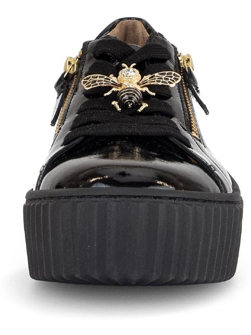 Baskets  en cuir vernis avec un bijou fantaisie abeille Noir - Kiabi