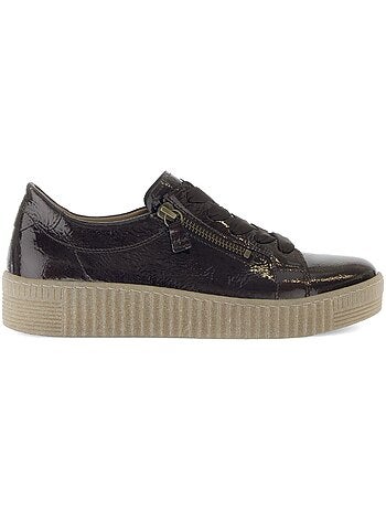 Baskets en cuir vernis