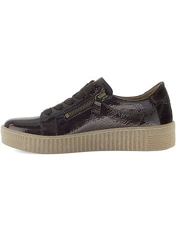 Baskets en cuir vernis