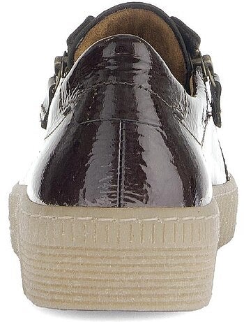 Baskets en cuir vernis