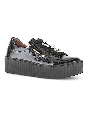 Baskets en cuir vernis