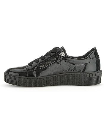 Baskets en cuir vernis
