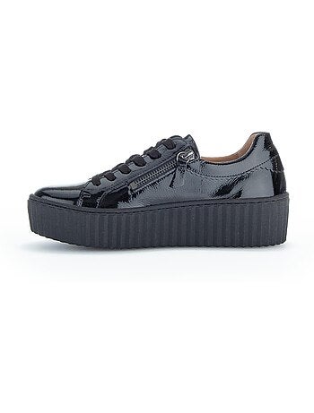 Baskets en cuir vernis