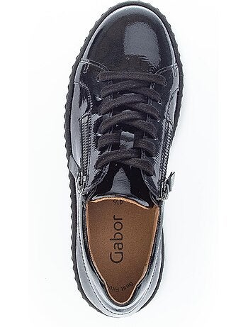 Baskets en cuir vernis
