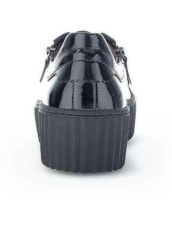 Baskets en cuir vernis