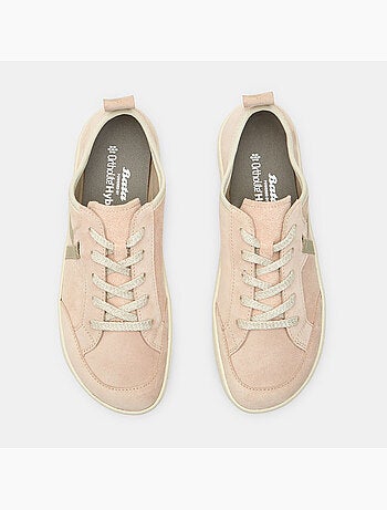 Baskets en daim Bata