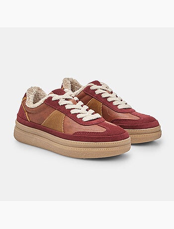 Baskets en daim Bata