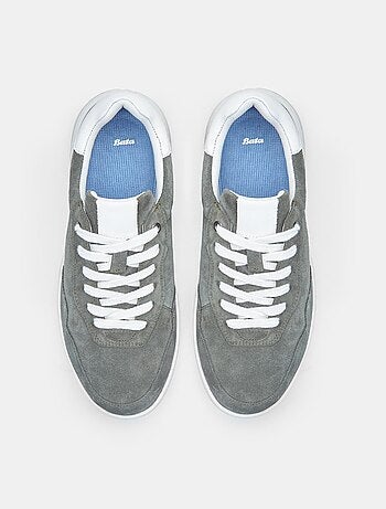 Baskets en daim BATA