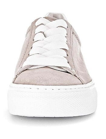 Baskets en daim