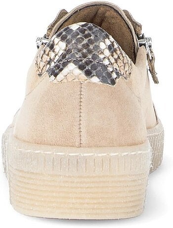 Baskets en daim