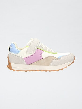 Baskets en mesh ouverture par lacets et scratchs