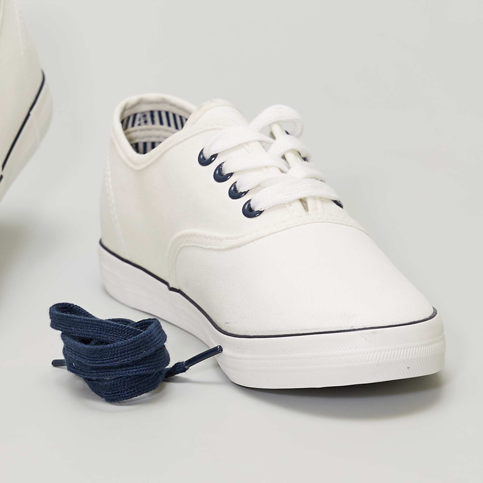 chaussure plate blanche