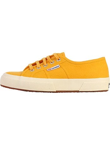 Baskets en toile superga