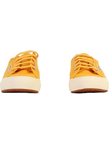 Baskets en toile superga